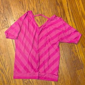 🦋5/$2曆 Pink 3/4 slit sleeve tee, chevron print